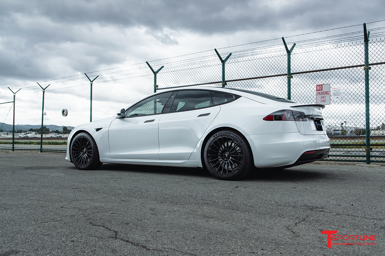 White Model S Plaid with 20" TS118 in Gloss Black by T Sportline