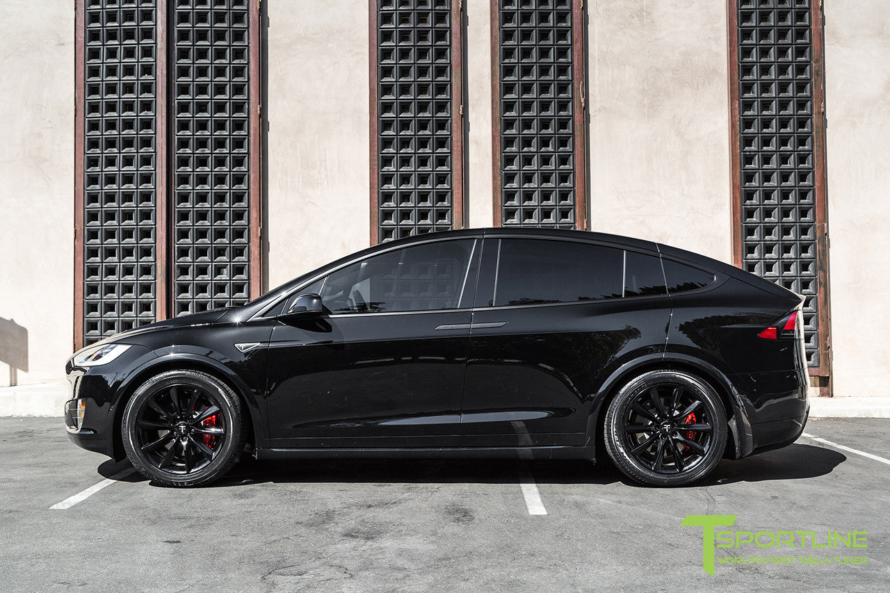 Black Model X with 20" TST Tesla Wheel in Gloss Black