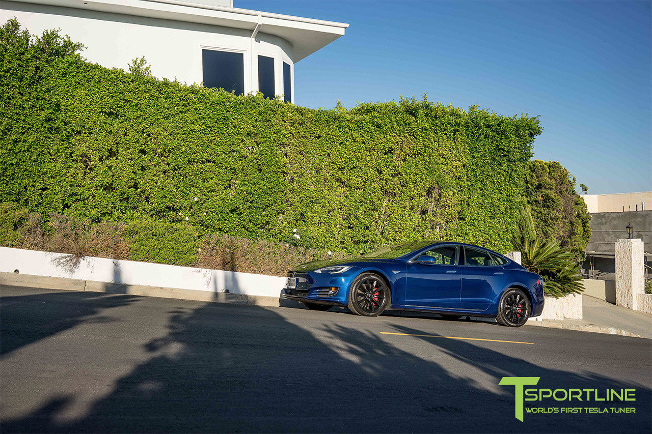 Deep Blue Metallic Model S 2.0 with 19" TST Tesla Wheel in Matte Black