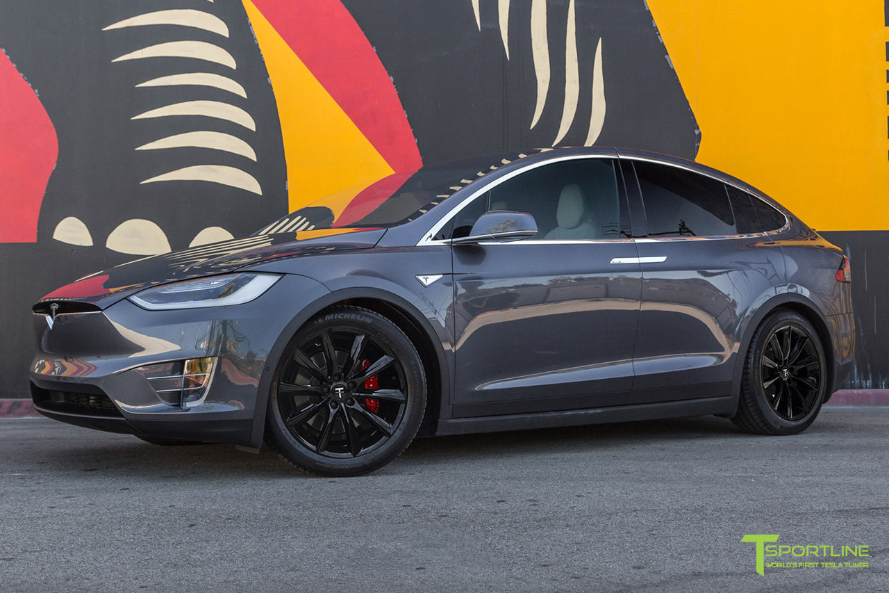 Midnight Silver Metallic Model X with 20" TST Tesla Wheel in Gloss Black by T Sportline