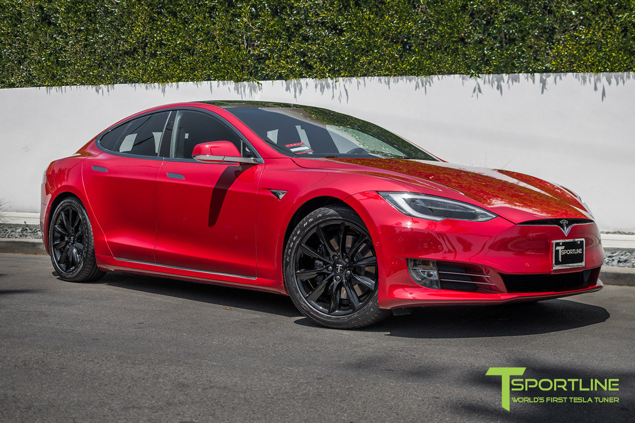 Red Multi-Coat Model S 2.0 with 19" TST Tesla Wheel in Gloss Black
