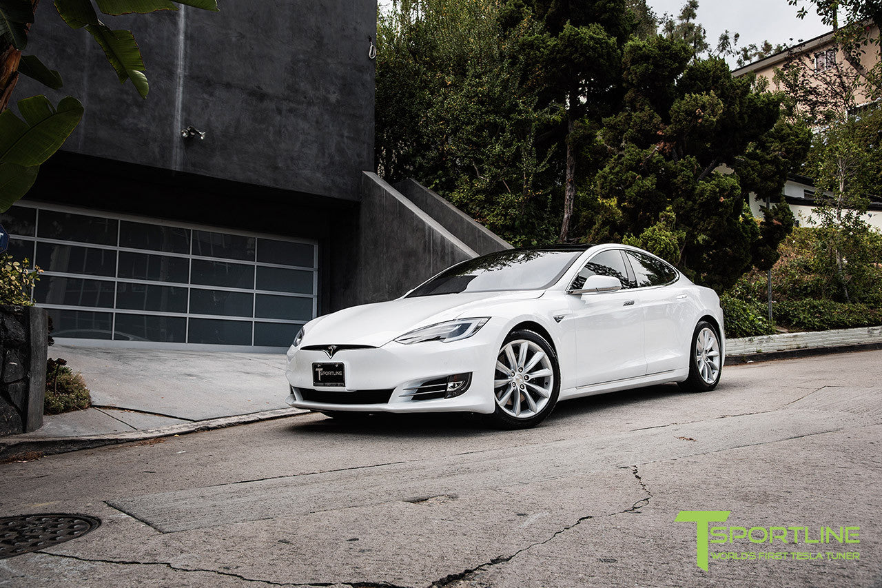White Model S 2.0 with 19" TST Tesla Wheel in Brilliant Silver