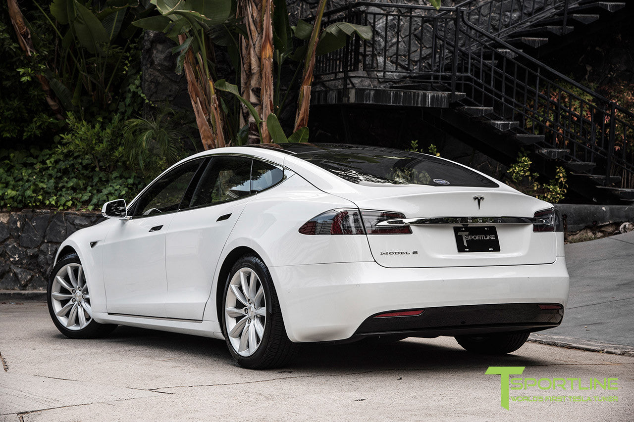 White Model S 2.0 with 19" TST Tesla Wheel in Brilliant Silver