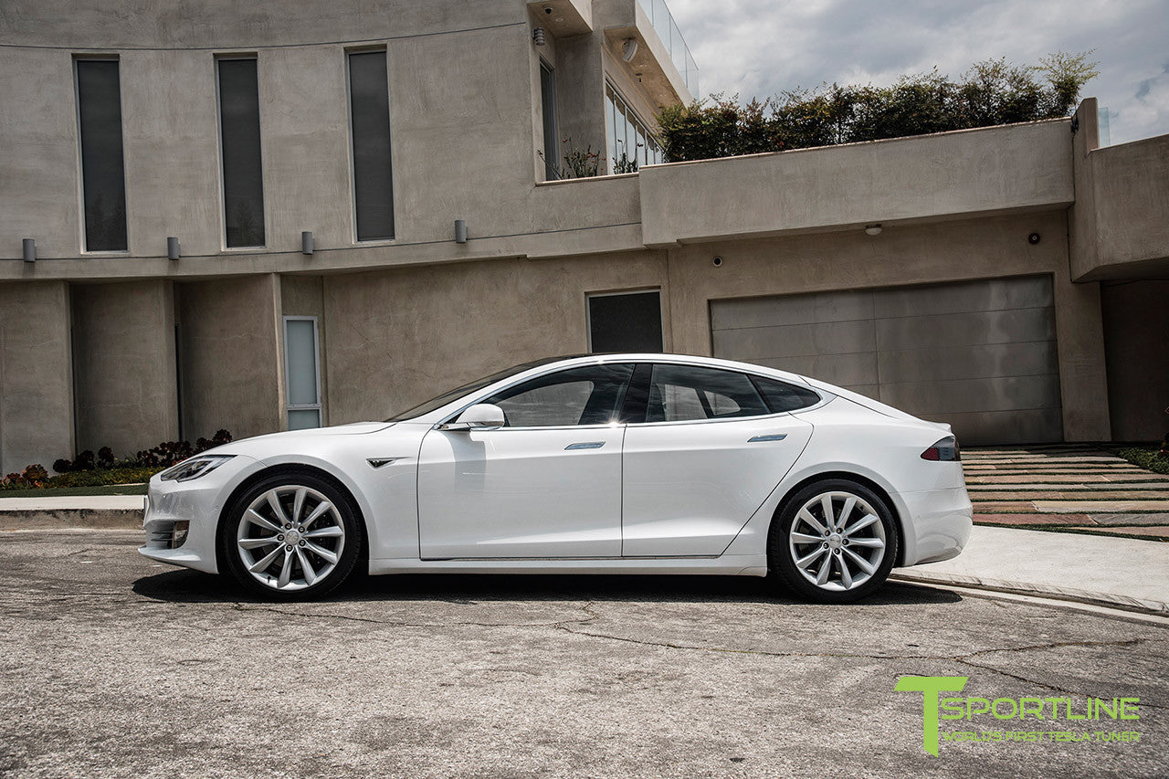 White Model S 2.0 with 20" TST Tesla Wheel in Brilliant Silver