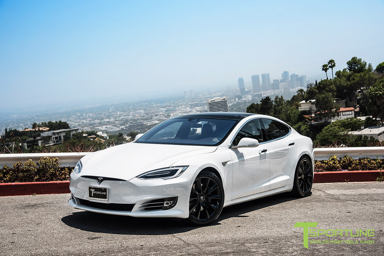 White Model S 2.0 with 20" TST Tesla Wheel in Gloss Black