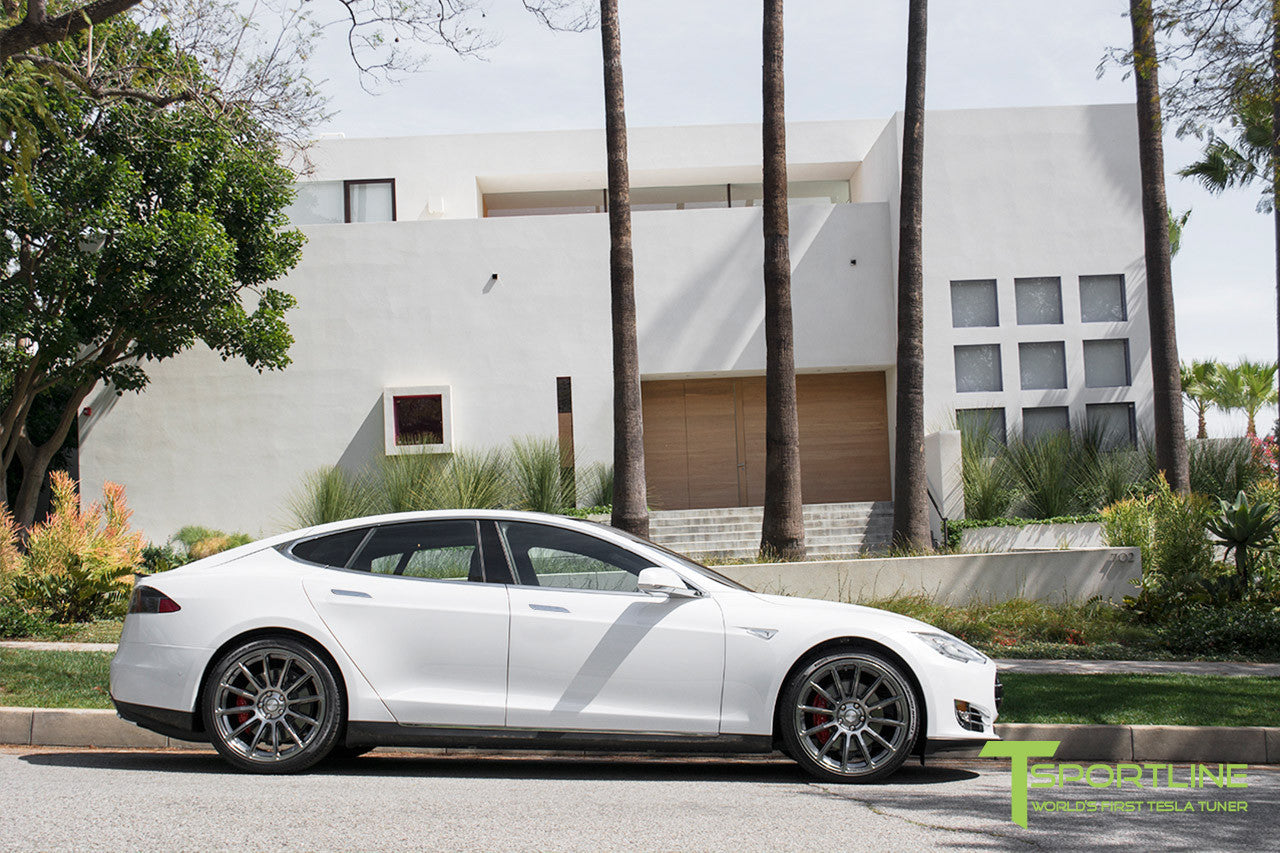 White Tesla Model S 1.0 with Hyper Black 21 inch TS112 Forged Wheels