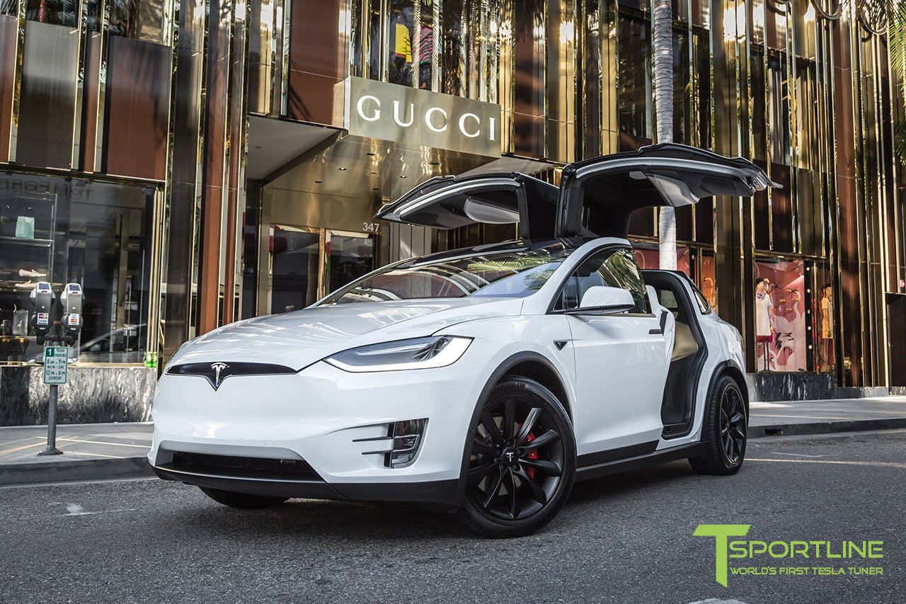 White Model X with 20" TST Tesla Wheel in Matte Black