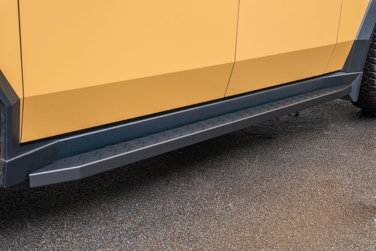 SPECIAL DEAL - Tesla Cybertruck AeroMaxx Running Boards & Side Steps - COSMETIC BLEM