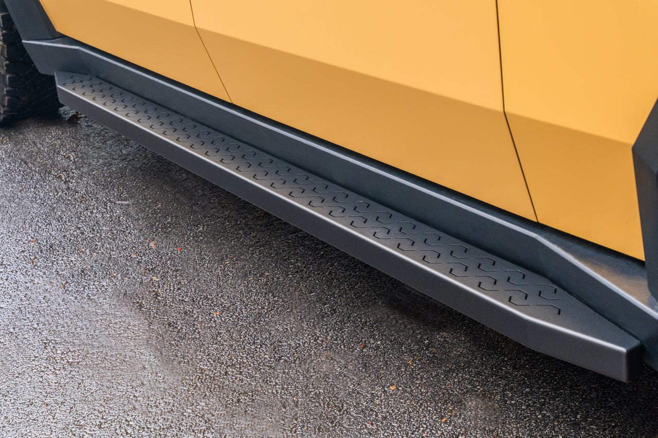SPECIAL DEAL - Tesla Cybertruck AeroMaxx Running Boards & Side Steps - COSMETIC BLEM