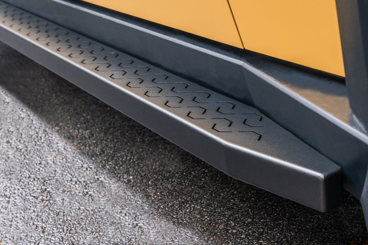 SPECIAL DEAL - Tesla Cybertruck AeroMaxx Running Boards & Side Steps - COSMETIC BLEM