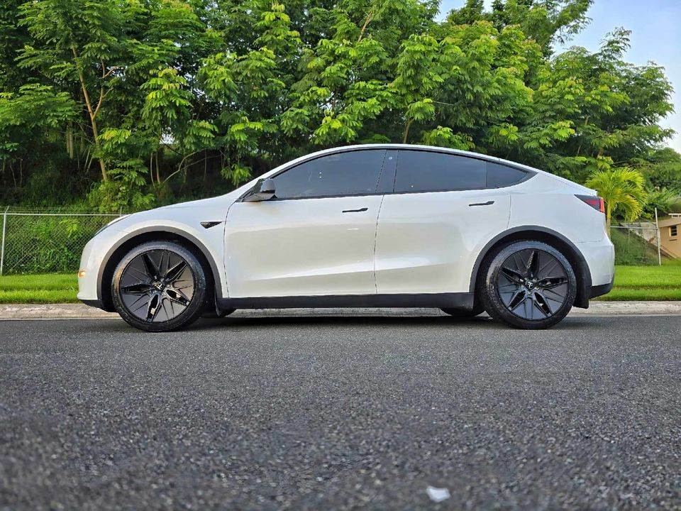 TSA-5 20" Tesla Model Y Wheel and Tire Package (Set of 4)