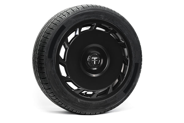 Carlsson テスラ用 & Pirelliタイヤセット 18インチ　TPMS TSA Directional 18