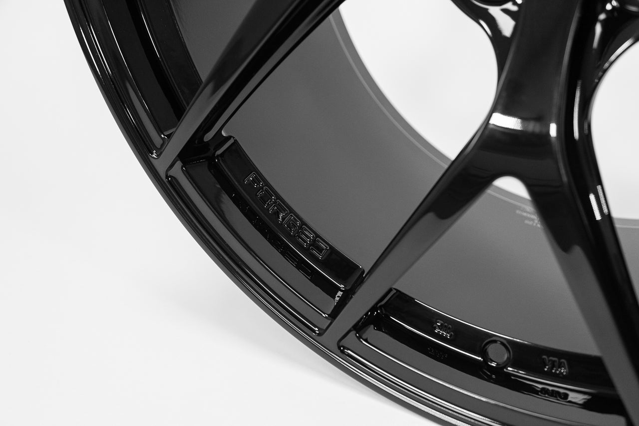 TXL115 21" Tesla Model S Plaid & Long Range Fully Forged Lightweight Tesla Wheel and Tire Package (Set of 4)