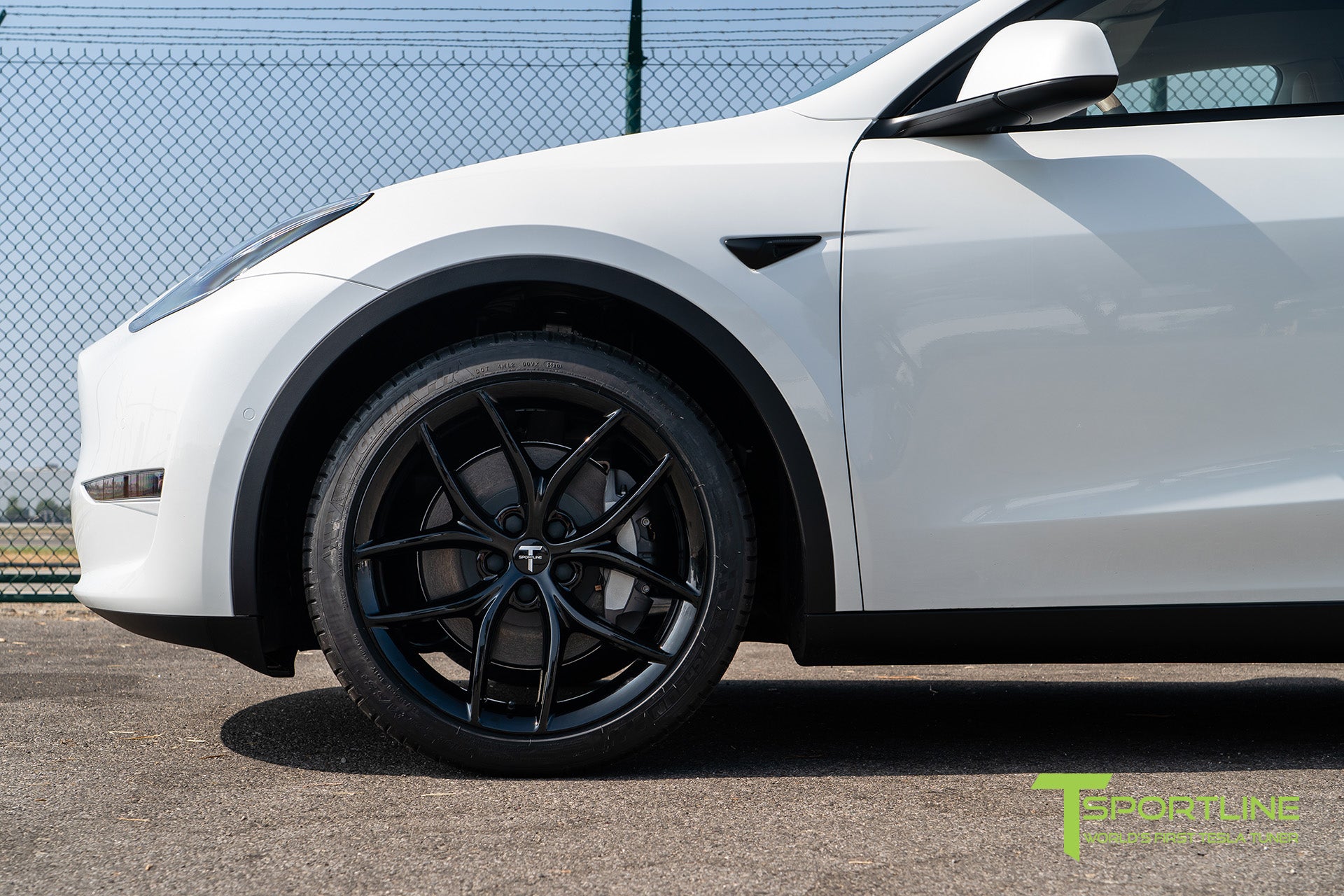 TS5 20" Tesla Model Y Wheel and Tire Package (Set of 4)