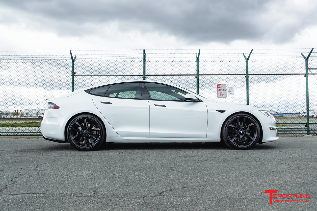 White Model S Plaid with 21" TSSF in Gloss Black by T Sportline