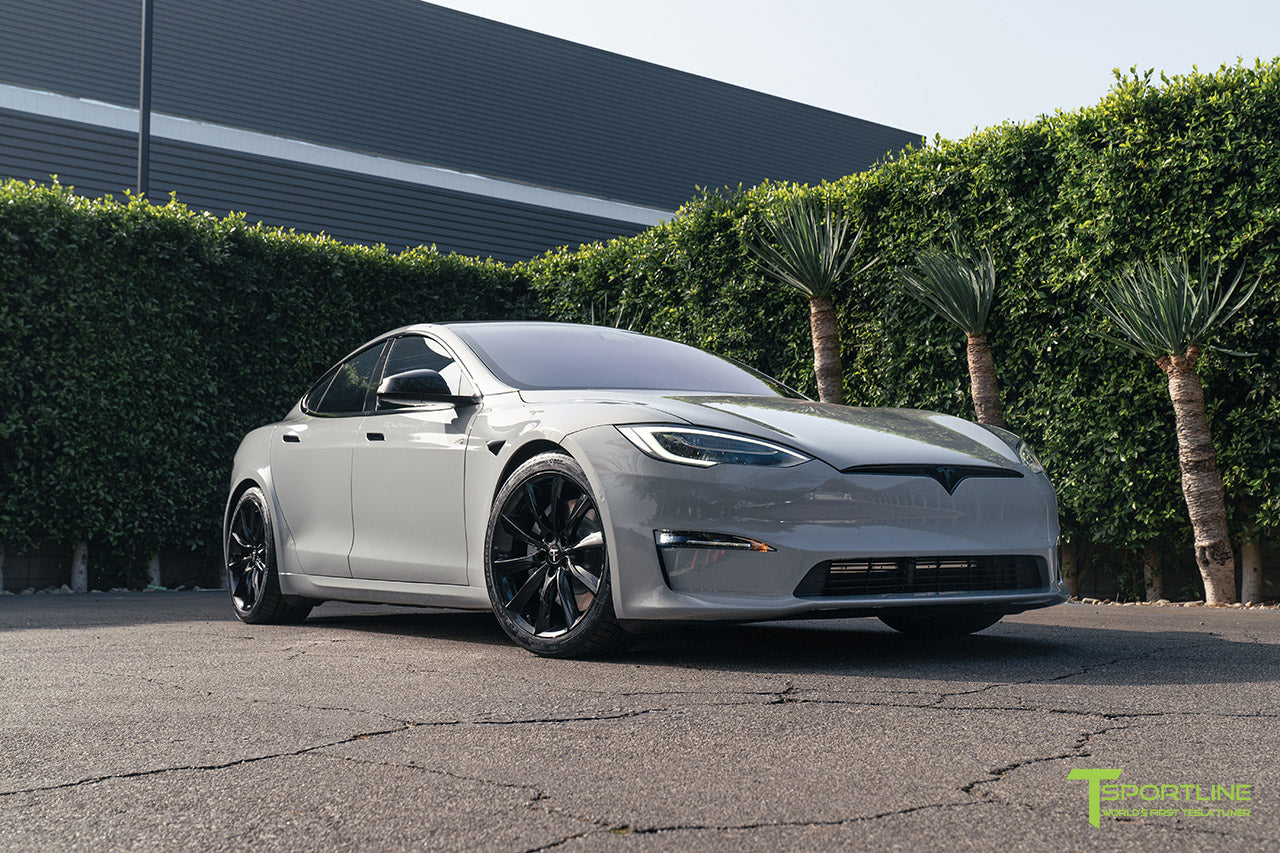 Giving the 2021 Tesla Model S Plaid the VIP Treatment