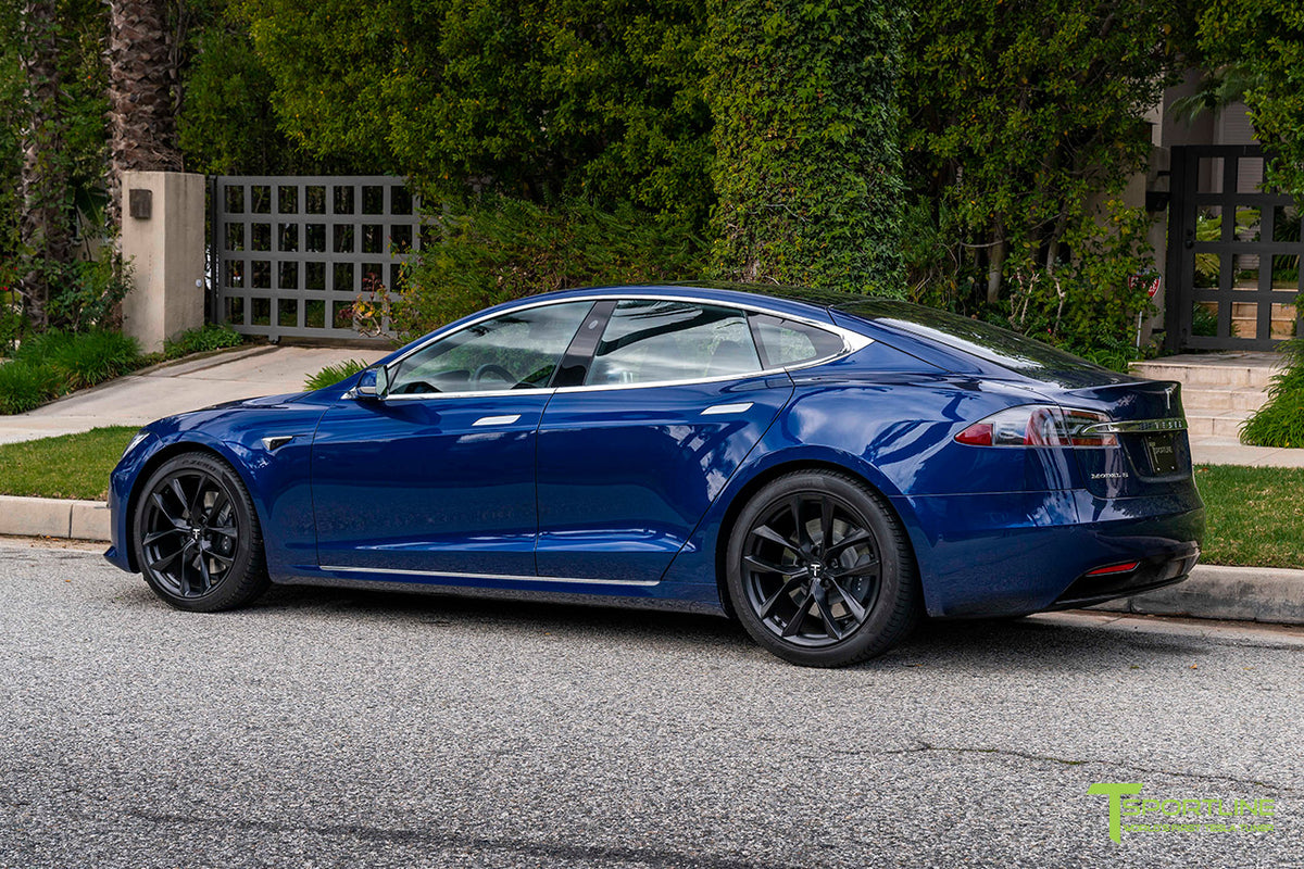 Tesla Performance Blue Deep Blue Metallic Tesla Model S with 20