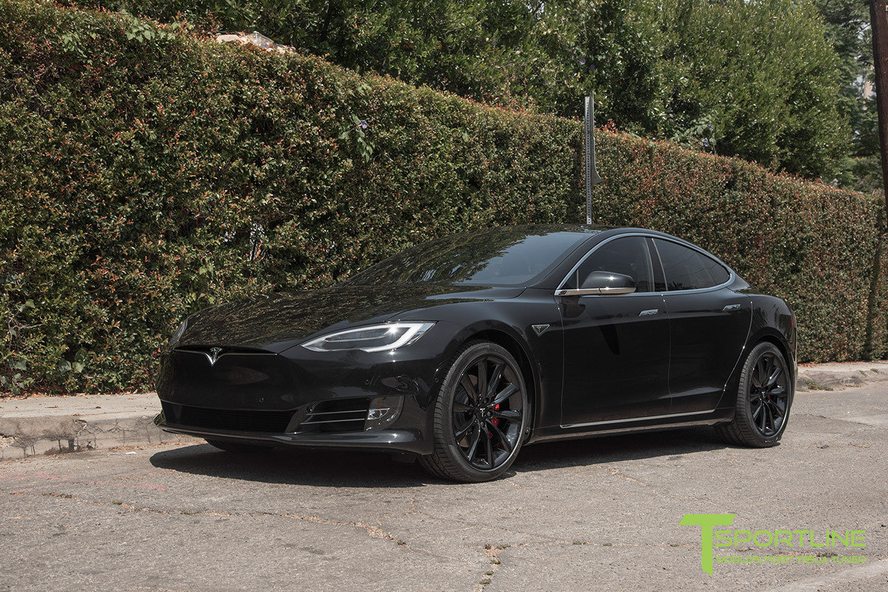 Obsidian Black Model S 2.0 with 20" TST Tesla Wheel in Gloss Black 