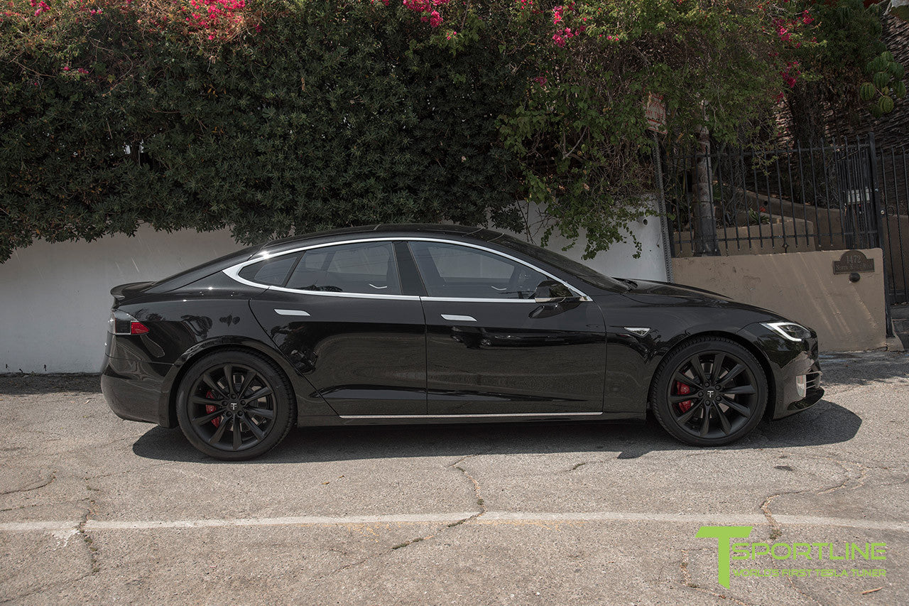 Obsidian Black Model S 2.0 with 20" TST Tesla Wheel in Matte Black 