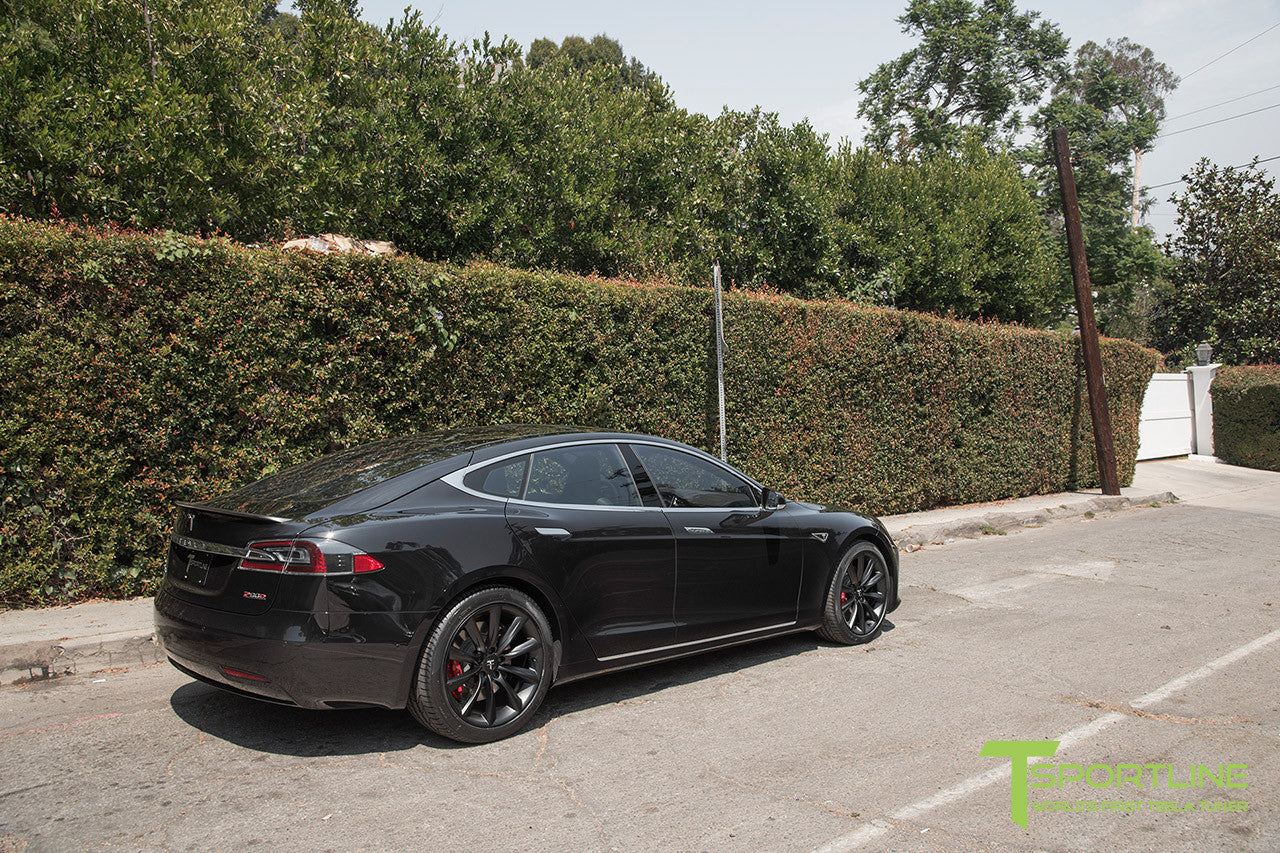 Obsidian Black Model S 2.0 with 20" TST Tesla Wheel in Matte Black 