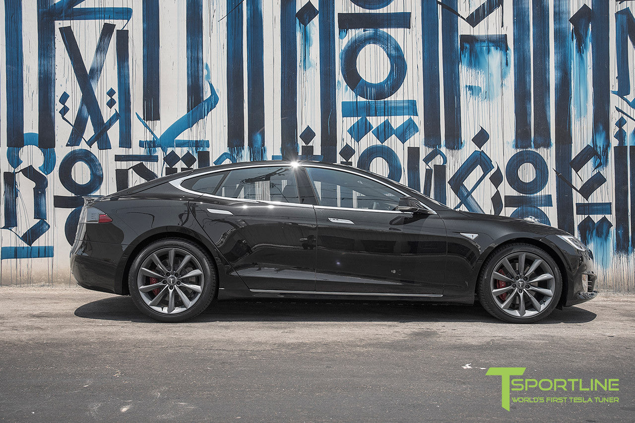 Obsidian Black Model S 2.0 with 20" TST Tesla Wheel in Metallic Grey 