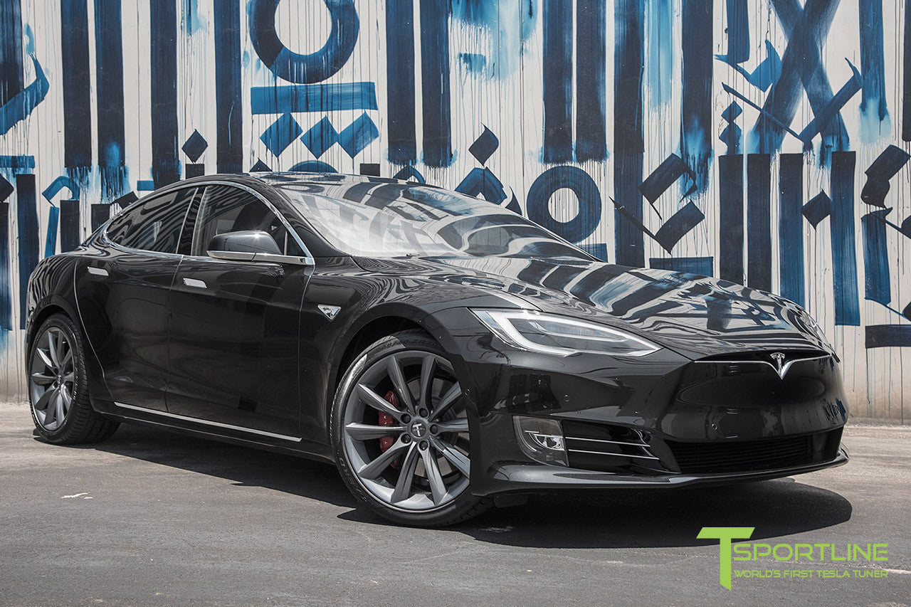 Obsidian Black Model S 2.0 with 20" TST Tesla Wheel in Metallic Grey 