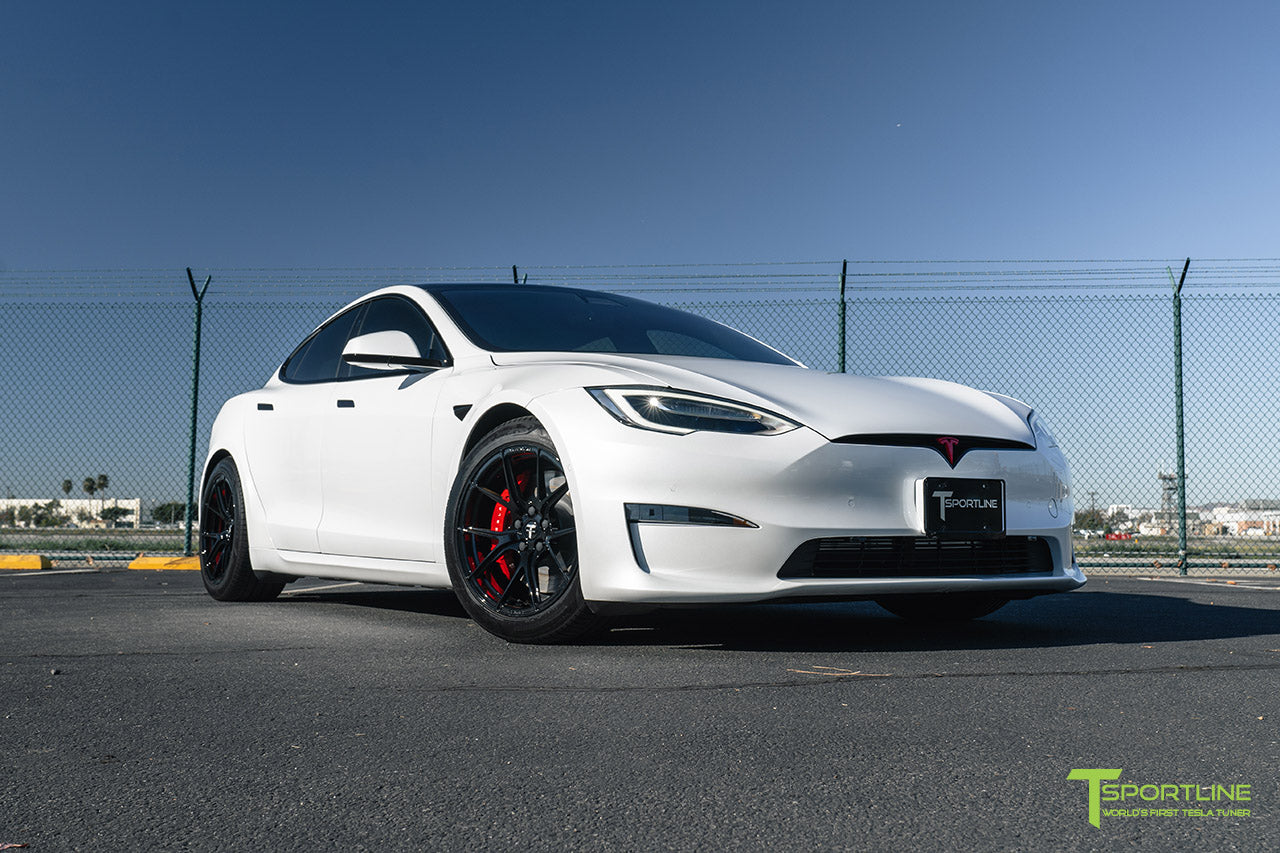 Pearl White Tesla Model S Plaid with 19" TS115 Forged Wheels