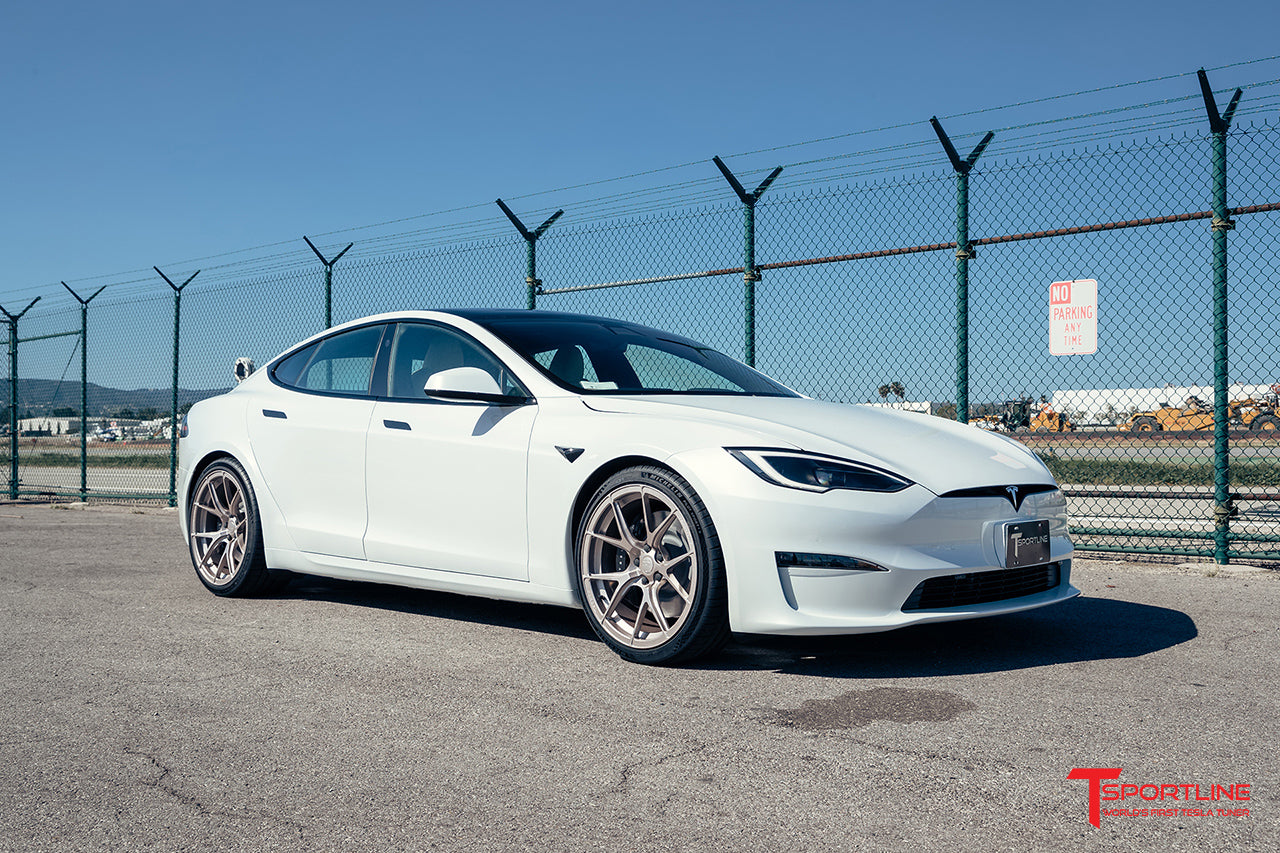 Pearl White Tesla Model S Plaid with TS115 21