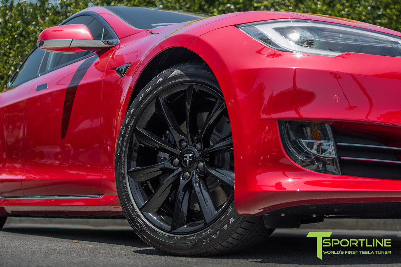 Red Multi-Coat Model S 2.0 with 19" TST Tesla Wheel in Gloss Black 