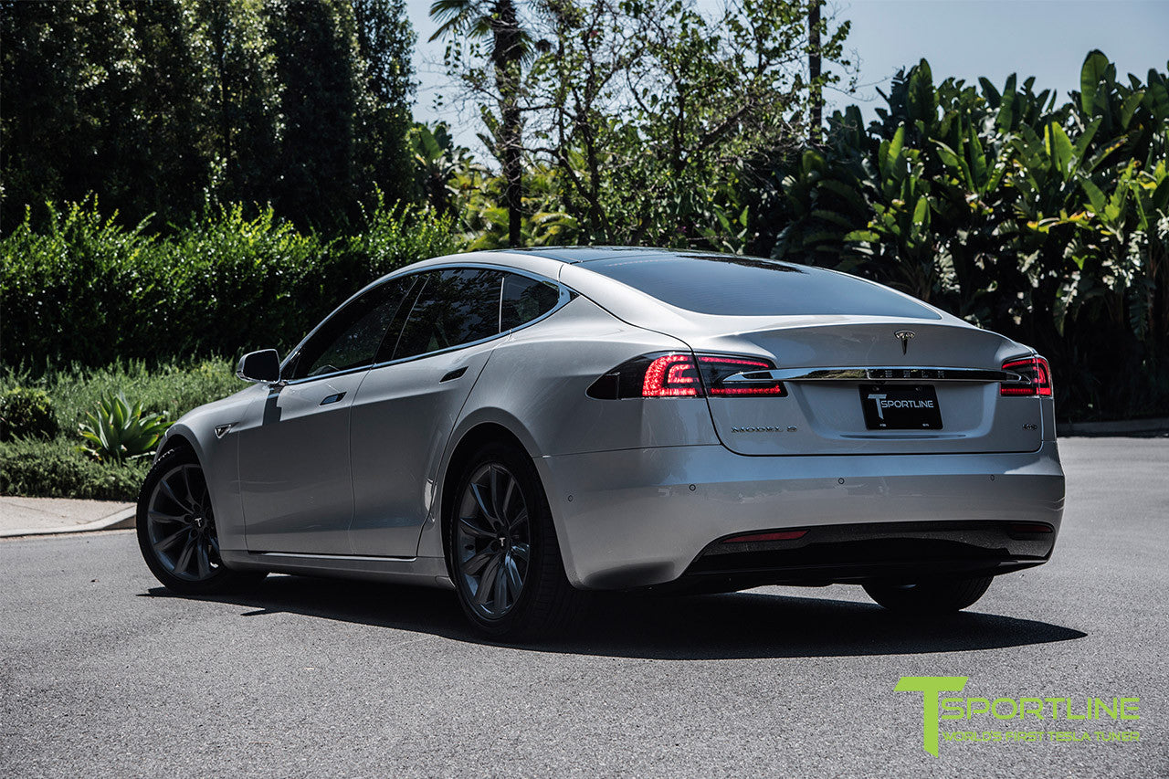 Silver Tesla Model S 2.0 with 19 Inch TST Wheels in Metallic Grey 
