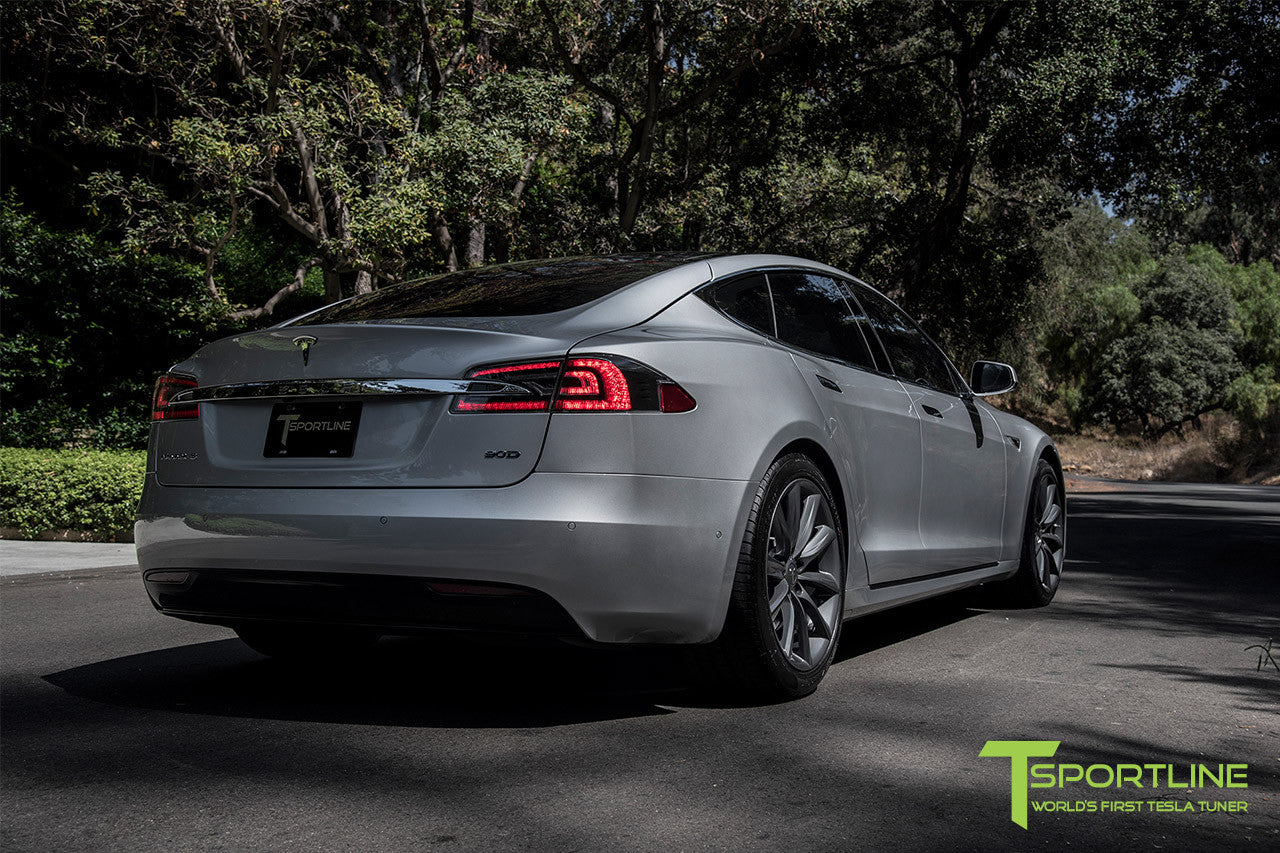 Silver Tesla Model S 2.0 with 20 Inch TST Wheels in Metallic Grey 