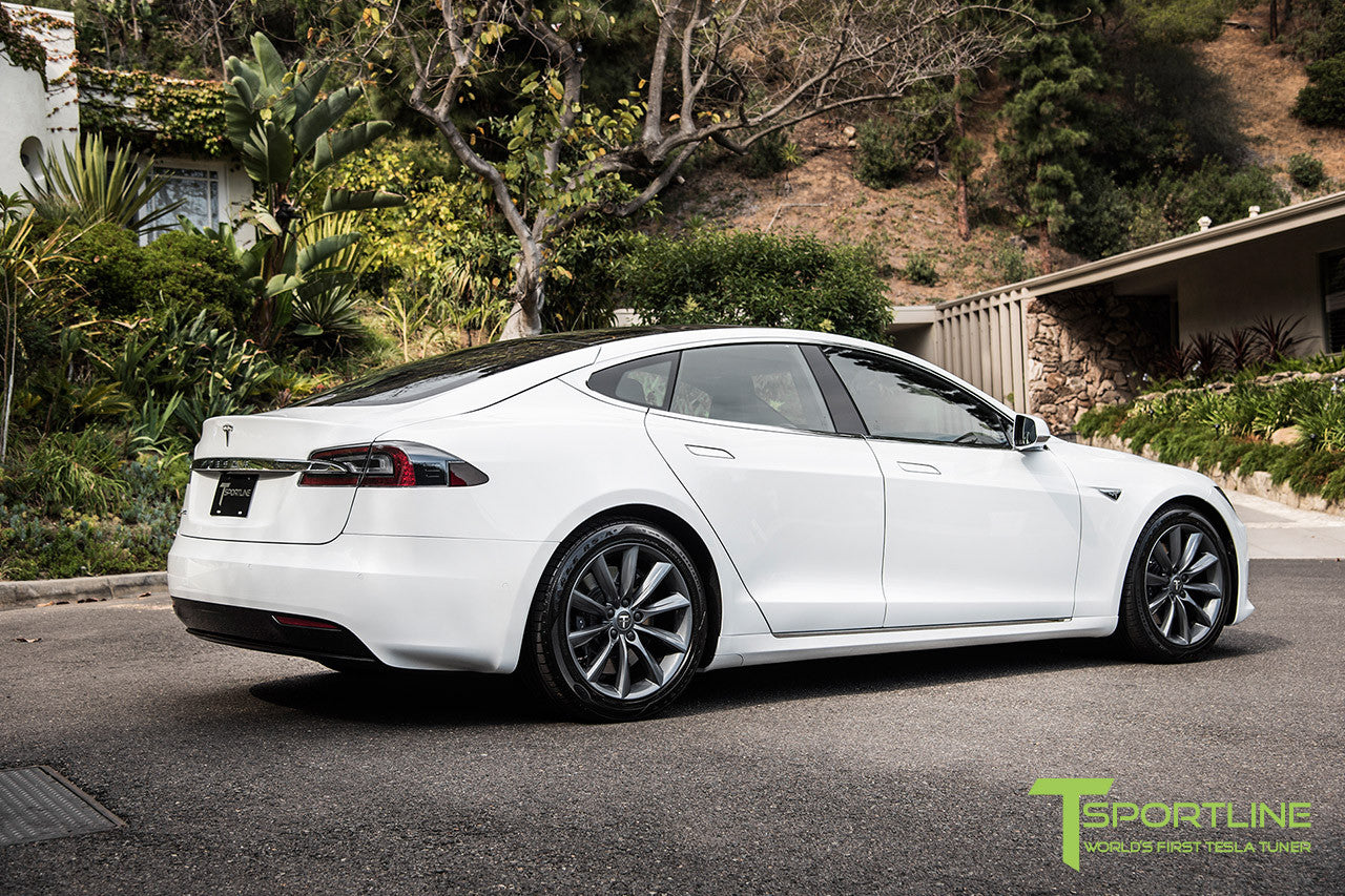 White Model S 2.0 with 19" TST Tesla Wheel in Metallic Grey 