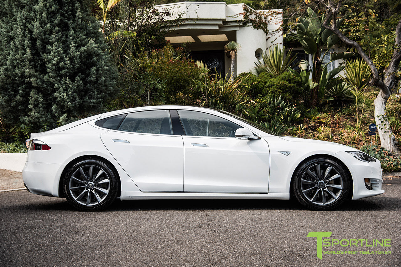 White Model S 2.0 with 19" TST Tesla Wheel in Metallic Grey 