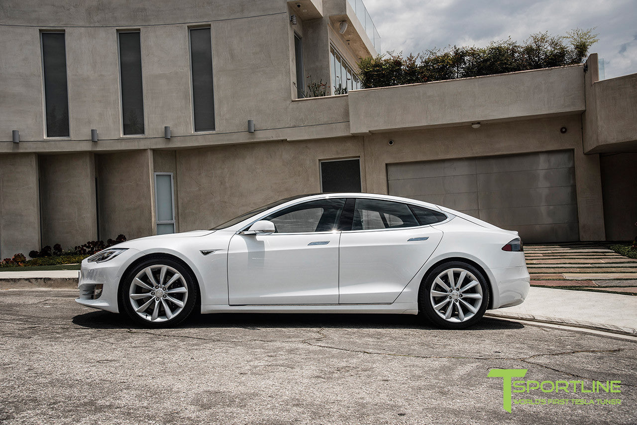 White Model S 2.0 with 20" TST Tesla Wheel in Brilliant Silver 