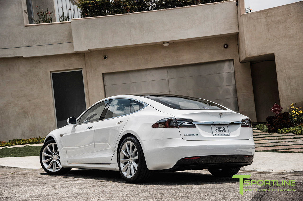 White Model S 2.0 with 20" TST Tesla Wheel in Brilliant Silver 