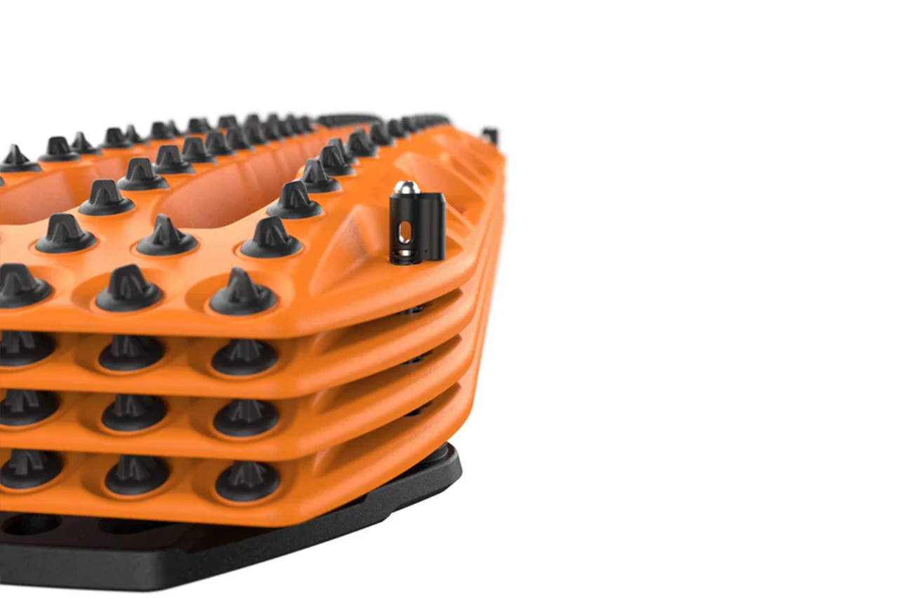 Quick-Release Universal Mounting Pins for Maxtrax Recovery Boards