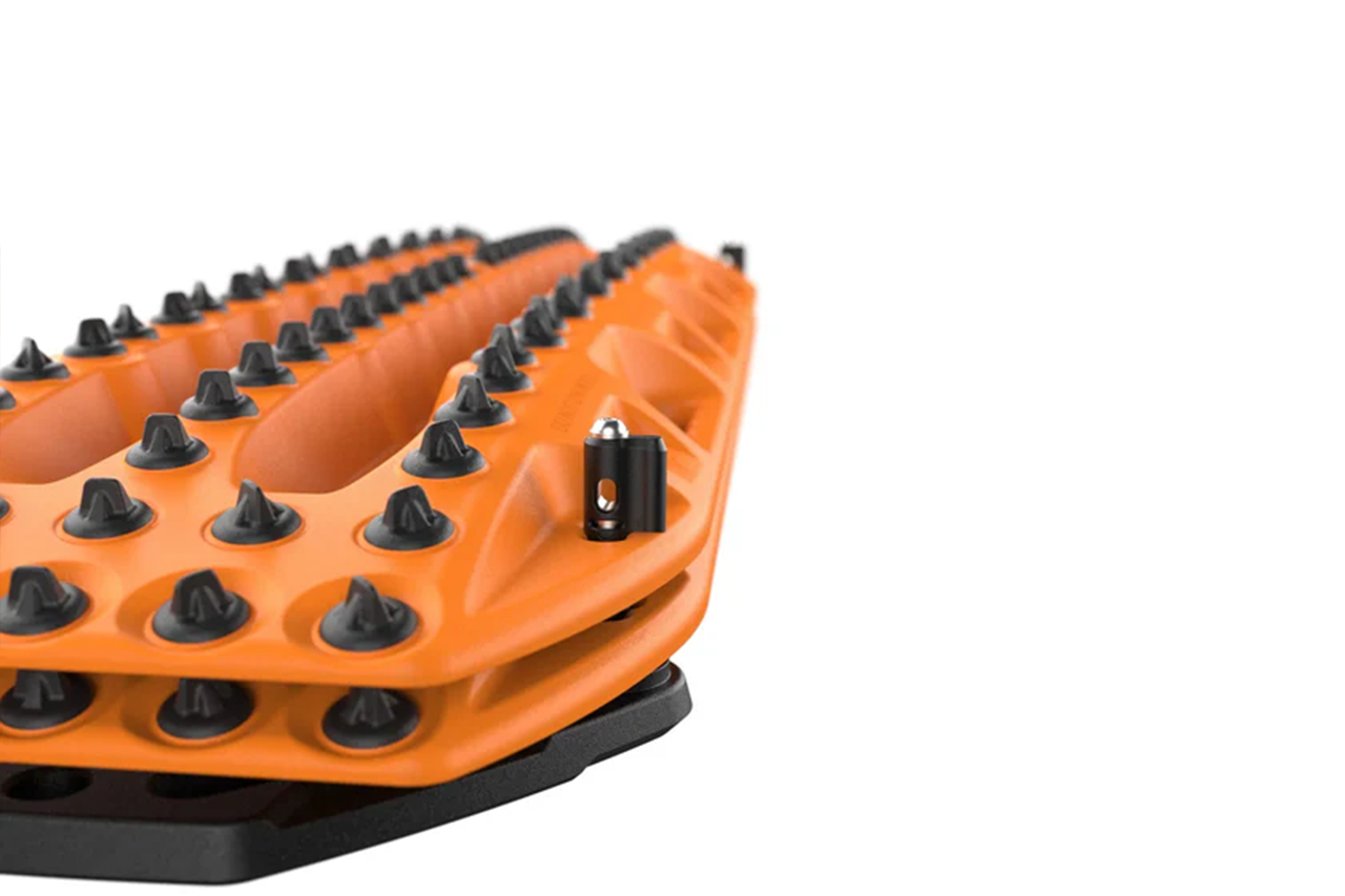 Quick-Release Universal Mounting Pins for Maxtrax Recovery Boards
