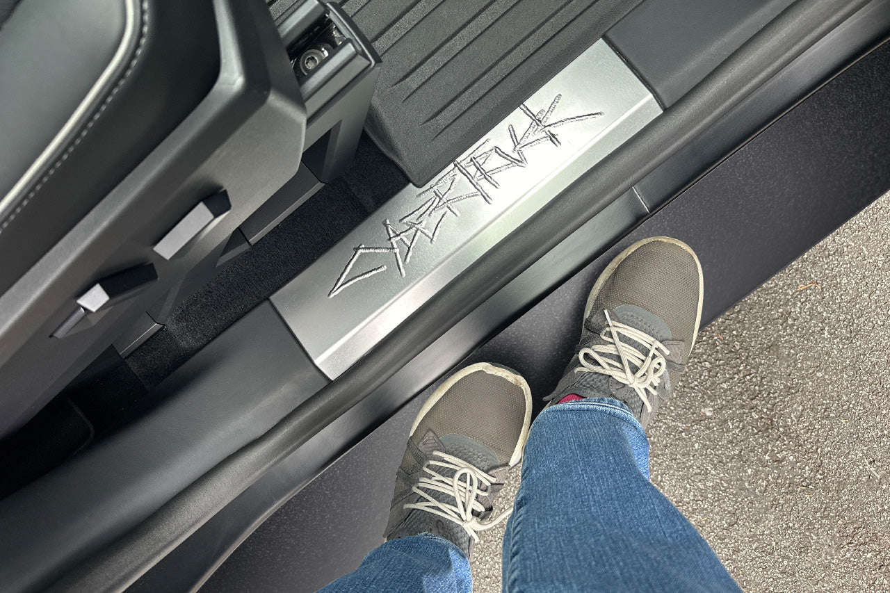 Tesla Cybertruck Side Step and Lower Rocker Cladding Armor