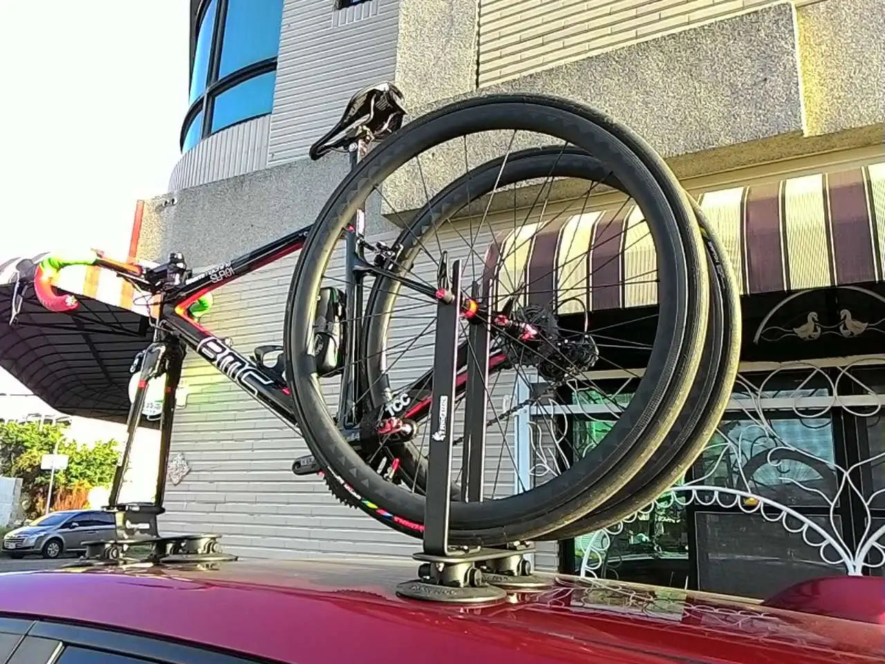 TreeFrog L1 Tesla Vacuum Cup Quick Mount Front Wheel Holder for the Elite 1 & Pro 1 Bike Racks