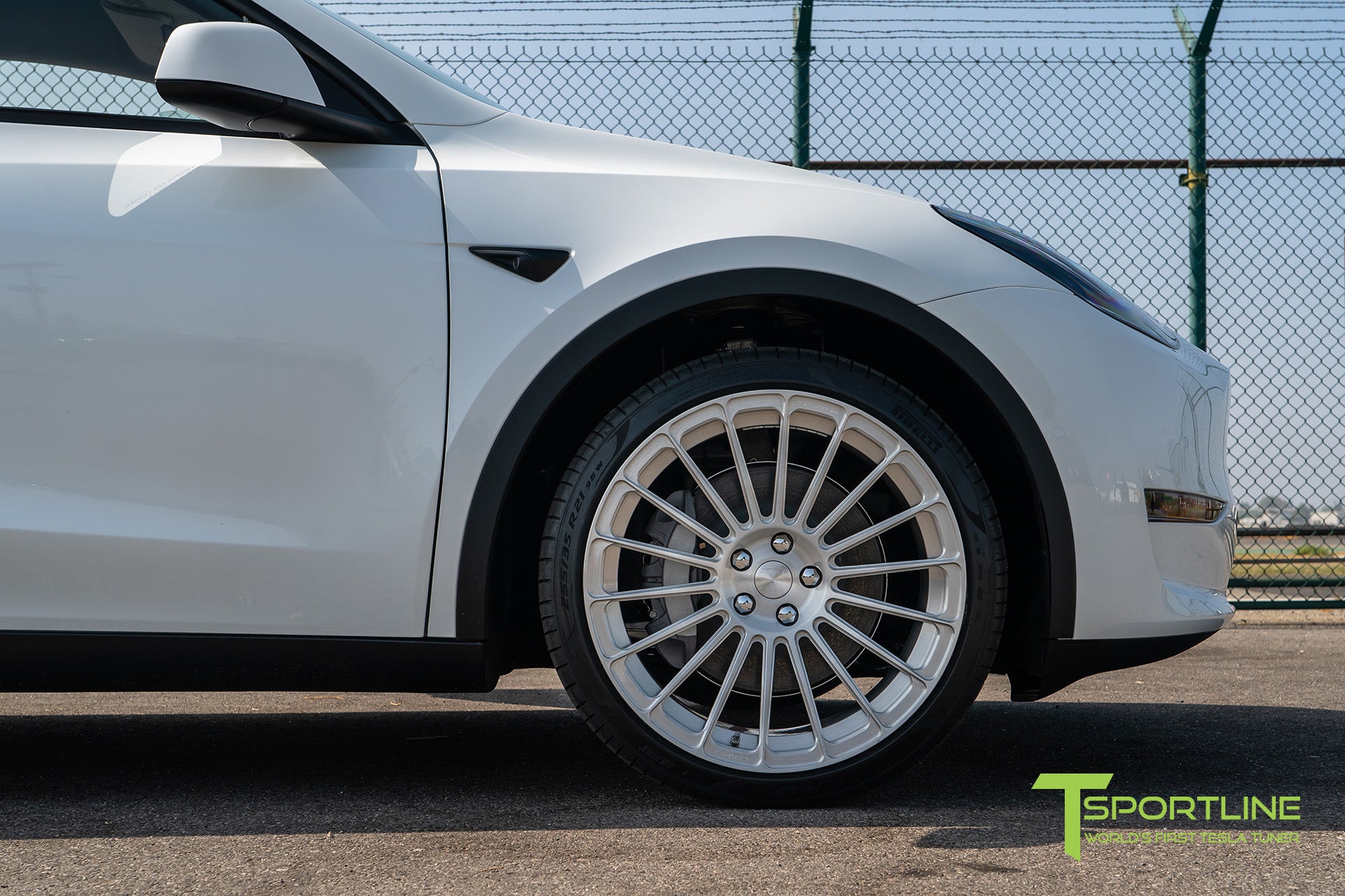 TY118 21" Tesla Model Y Wheel and Tire Package (Set of 4)